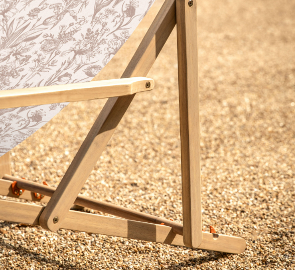 FLORAL DECK CHAIR
