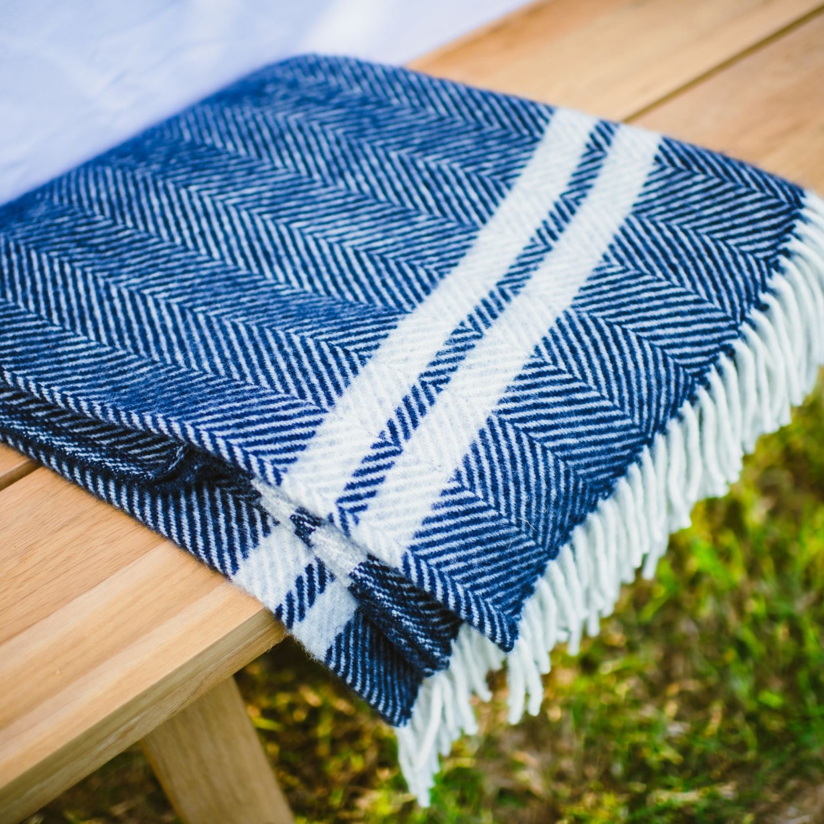 TWO STRIPE THROW
