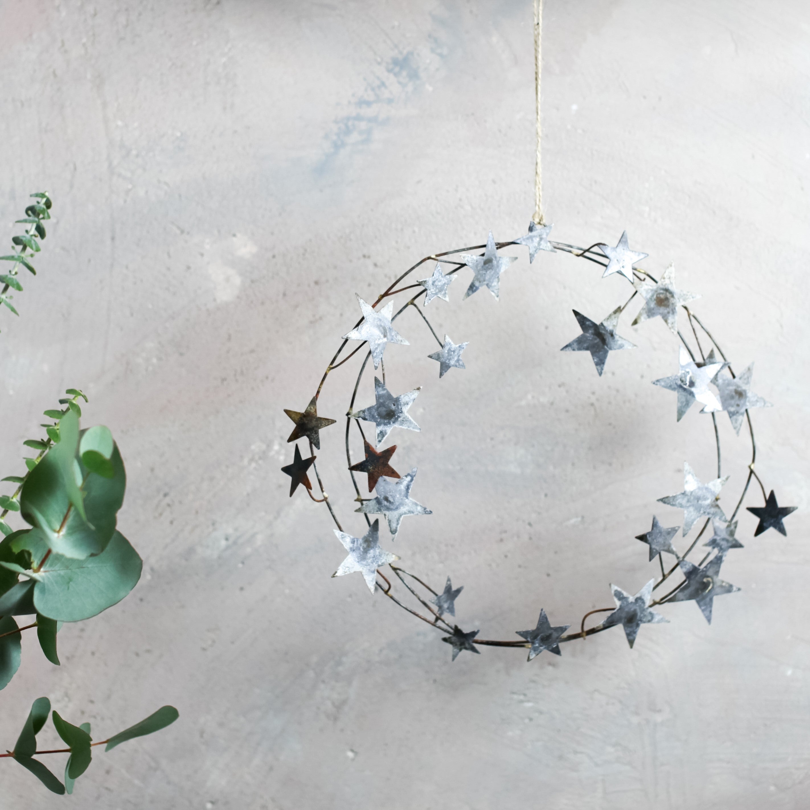 RUSTIC STAR WREATH