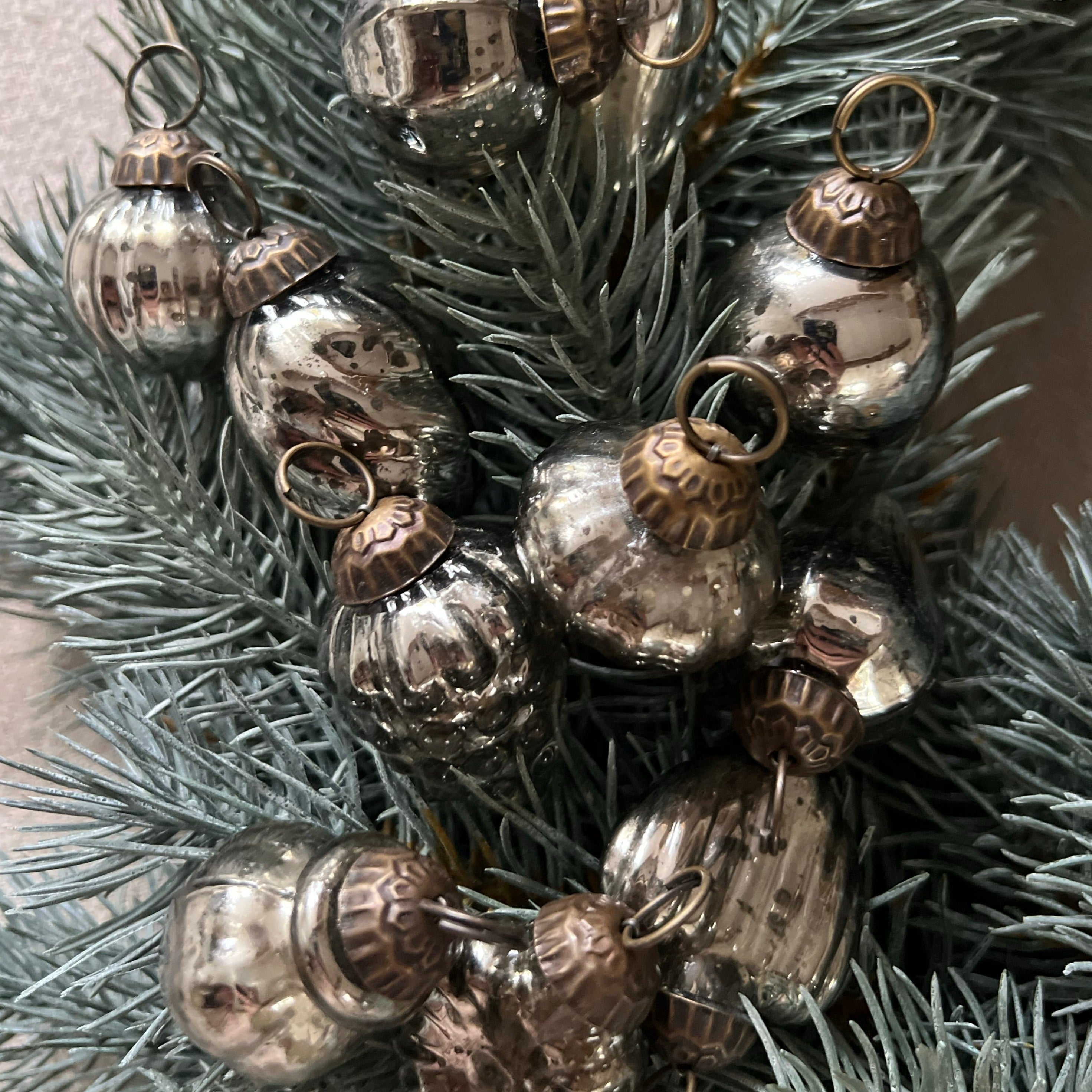 SMOKED GLASS DECORATIONS