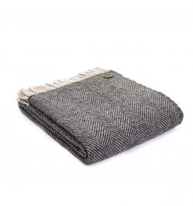 HERRINGBONE THROW