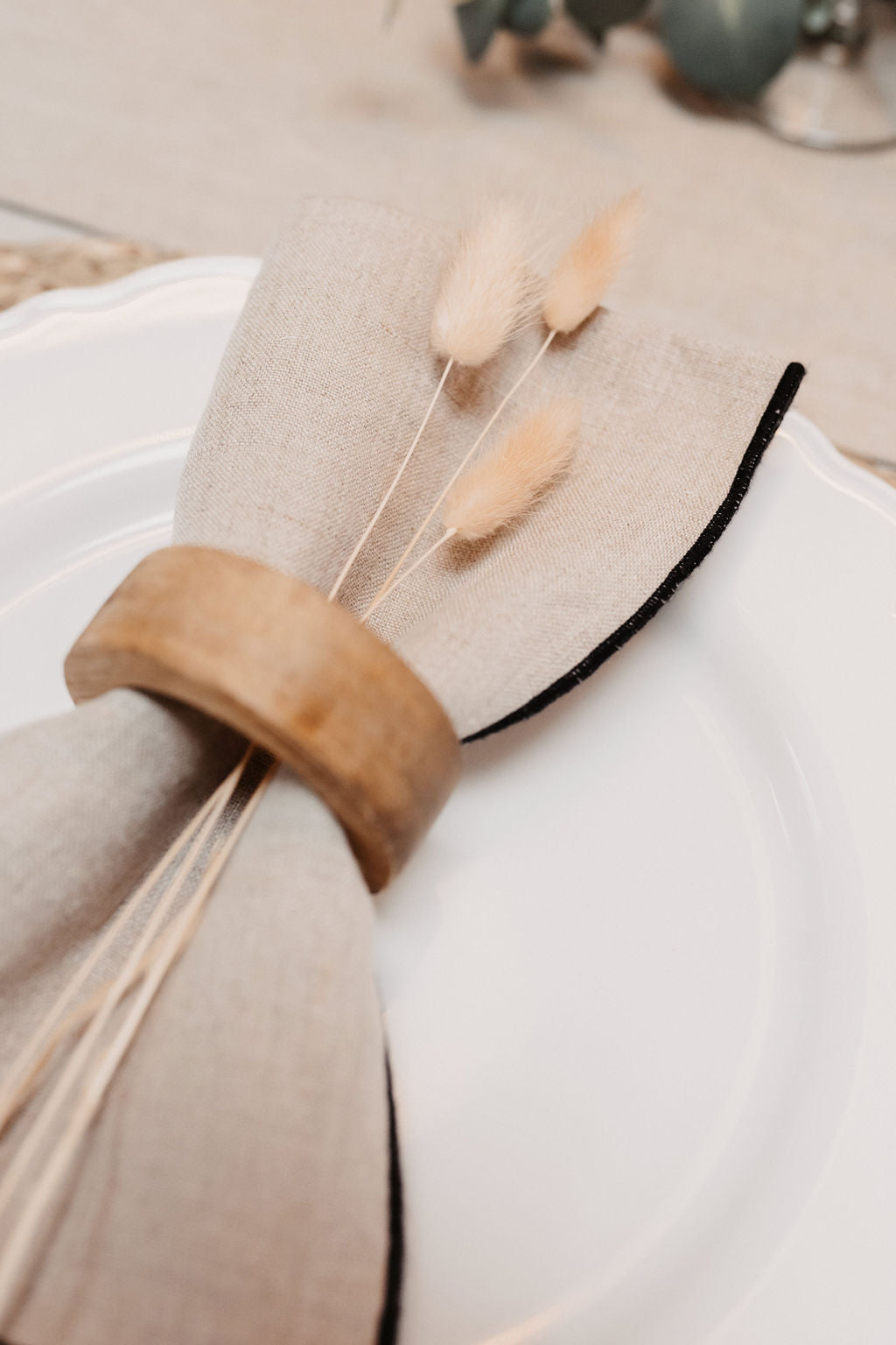 PIPED LINEN NAPKINS
